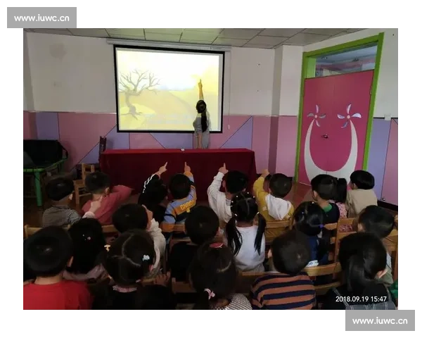 《两只小船儿孤孤零零飘荡江心的柔情与寂寞往事》 《两只小船儿孤孤零零飘荡江心的柔情与寂寞往事》